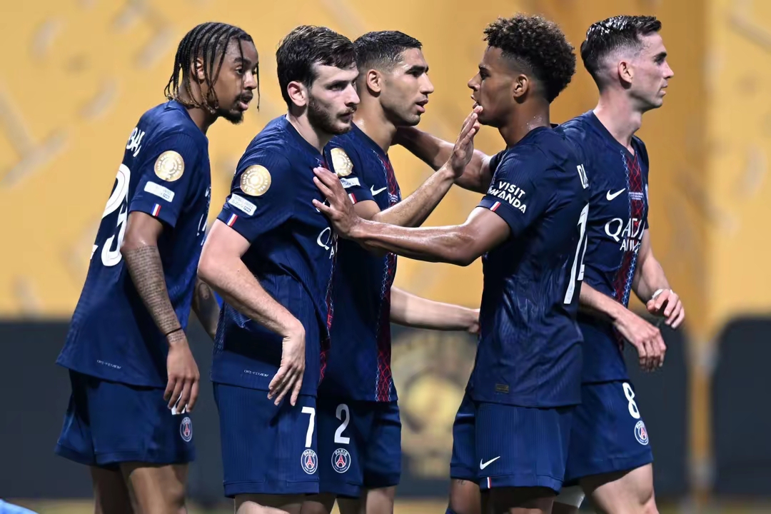 里程碑夜菲尼克斯太阳队长鼓劲，法国杯关键时刻刷纪录，质疑声仍在，数据趋势出现新变化(c罗传球给菲尼克斯)-华体会入口